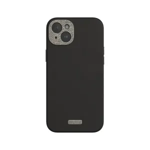Moshi Napa mobilskal i veganskt läder för iPhone 15 Plus i midnattsvart, med texturerad baksida och kameraram i metall.