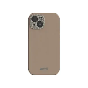 Moshi Napa veganskt läderfodral för iPhone 15 i Woodsmoke Brown med strukturerad yta och kameradetalj i metall
