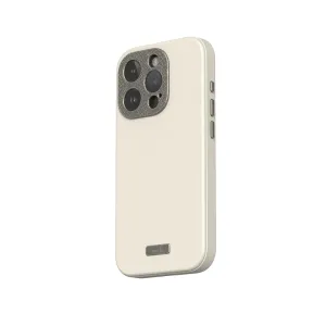 Moshi Napa-fodral i veganskt läder för iPhone 15 Pro i äggnogsvitt med upphöjd kamerautskärning och sidoknappsskydd