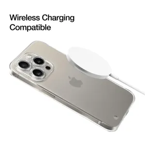 Just Mobile TENC genomskinligt slim-fit-skal på iPhone 15 Pro med trådlös laddningspuck och synlig Apple-logotyp.