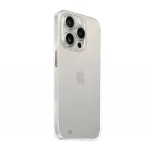 Just Mobile TENC Slim Fit genomskinligt iPhone 15 Pro Max-skal med kamerautskärning på vit bakgrund
