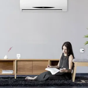 Sensibo Air Pro vit väggmonterad smart klimatenhet för övervakning av luftkvalitet och styrning av AC