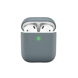 KeyBudz PodSkinz Artisan Series läderfodral för AirPods 3, öppet med hörlurarna inuti, skifferfärgat med småkornig narv