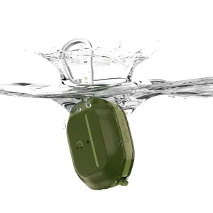 KeyBudz AirPods 3-skyddsfodral i olivgrönt med karbinhake och vattenstänkeffekt