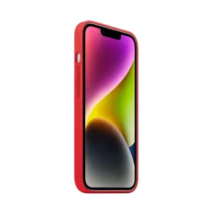 Just Mobile TENC korallfärgat silikonskal för iPhone 14, visat monterat med upphöjda kanter och knappskydd