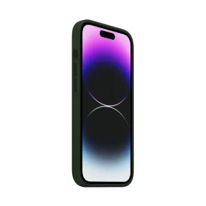 Just Mobile TENC silikonskal för iPhone 14 Pro i mörkgrönt, visas med skärm- och knappurtag