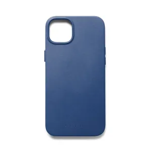 Mujjo Full Leather Case för iPhone 14 i blått, med upphöjt kamerautsnitt, knappskydd och präglad logotyp.