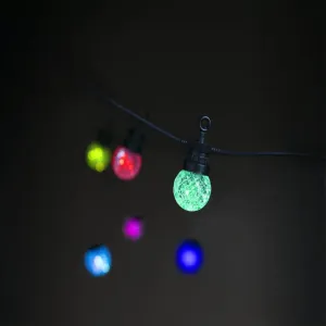 Lite Bulb Moments smart ljusslinga Globe Facets med svart kabel och färgglada, fasetterade klotlampor