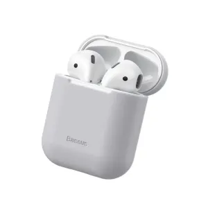 Baseus ljusgrått AirPods-fodralsskydd med öppet lock och hörlurar inuti, som ger ett tunt silikonskydd