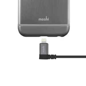 Moshi Lightning till USB-kabel med 90-graderskontakt, som visar den vinklade Lightning-kontakten