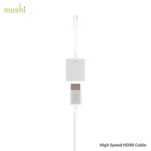 Moshi High Speed HDMI-kabel, vit, 2 m, med synliga USB-C- och HDMI-kontakter mot en studiobakgrund