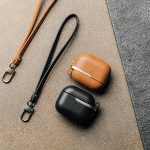 Moshi Pebbo Luxe-fodral för AirPods 3 i svart och brunt veganskt läder med avtagbara bärremmar