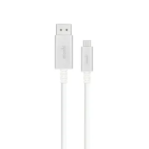Moshi vit USB-C till USB-A-kabel med silverfärgade kontakthus och logotyp på vit bakgrund