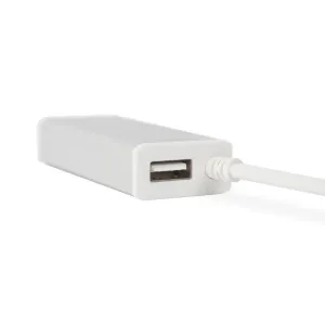Moshi USB-C till Gigabit Ethernet-adapter med fastmonterad kabel och USB-port mot en vit studiobakgrund