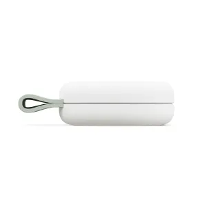 Twelve South Butterfly™ SE hopfälld vit 2-i-1-Qi2-laddare med grön öglerem för Apple-enheter