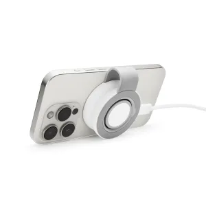 Twelve South butterFly SE hopfällbar magnetisk laddare fäst på baksidan av en silverfärgad iPhone, med USB-C-kabel