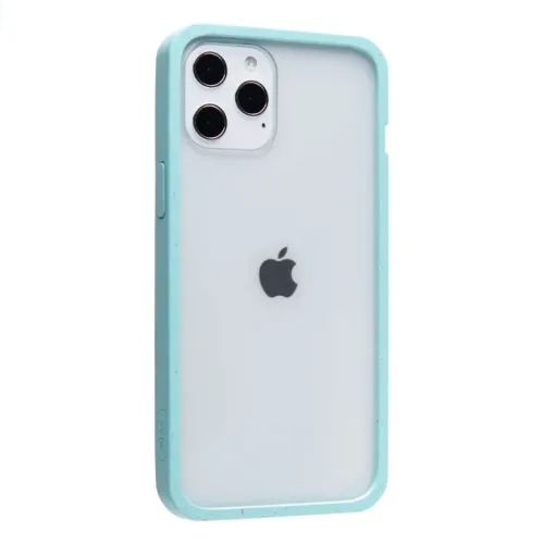 Pela Clear-skal på iPhone 12 Pro Max, som visar ett transparent ljusblått skyddande mobilskal med upphöjda kanter.