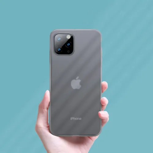 Grått silikonskal från Baseus för iPhone 11 Pro, baksida med kamerautskärning och synlig Apple-logotyp