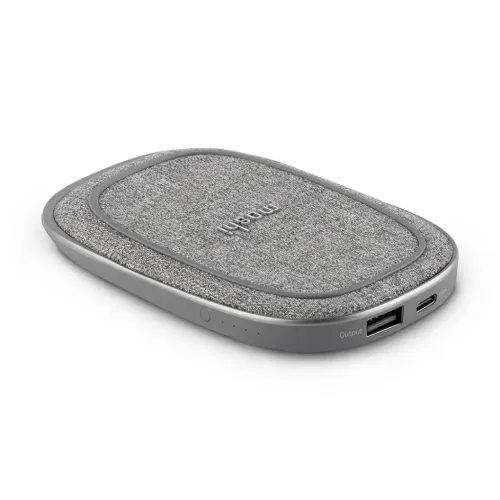 Moshi Porto Q 5K powerbank i grått tyg med USB-C- och USB-A-portar mot vit bakgrund