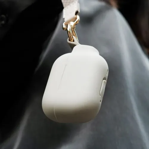 Moshi Pebbo skyddsfodral för AirPods Pro 2 med handledsrem och metallringsklämma
