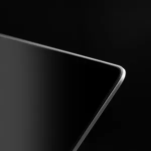 Protector de pantalla de privacidad Moshi Umbra para MacBook Pro de 14 pulgadas M1, mostrando el borde fino de la pantalla y la capa de privacidad