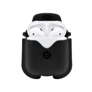 Twelve South AirSnap funda de cuero negro para AirPods con cierre a presión y AirPods en el interior, abierta sobre fondo blanco