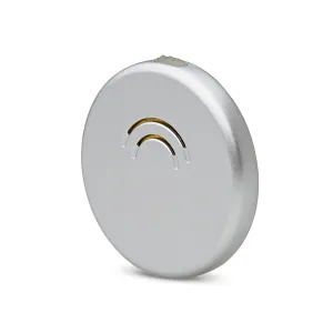 Rastreador adhesivo Plata Orbit para llaves y teléfono, mostrado como un localizador Bluetooth redondo y compacto.