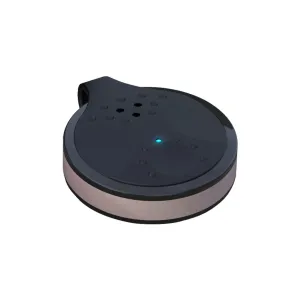 Alarma personal Orbit Protect con GPS y app, mostrada como un dispositivo portátil negro, compacto y redondo