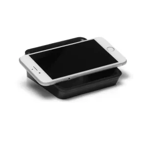 Support pour tablette Bluelounge Casa avec rangement, présenté avec un smartphone placé à un angle de lecture confortable