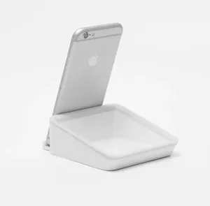 Soporte para tablet Bluelounge Casa con dos ángulos, mostrado sosteniendo un smartphone en una base blanca tipo bandeja