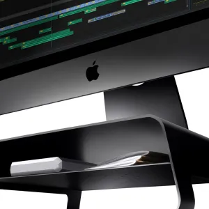 Twelve South Curve Riser svart bildskärmsställ med iMac ovanpå och förvaringshylla för skrivbordsorganisation