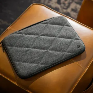 Twelve South SuitCase mörkgrått quiltat fodral för MacBook Pro 16 med dragkedja