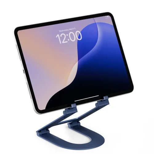 Twelve South Curve Mini blått hopfällbart surfplattestativ som håller en iPad i liggande läge på en vit bakgrund